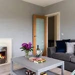 וילה Bay View House *